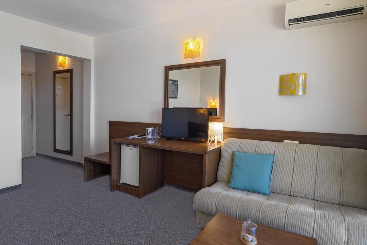 Отель Hotel Glarus Beach Солнечный Берег-19