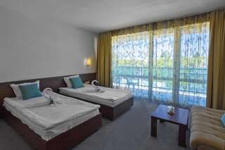 Отель Hotel Glarus Beach Солнечный Берег Двухместный номер с 1 кроватью или 2 отдельными кроватями-5