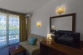 Отель Hotel Glarus Beach Солнечный Берег Двухместный номер с 1 кроватью или 2 отдельными кроватями-6