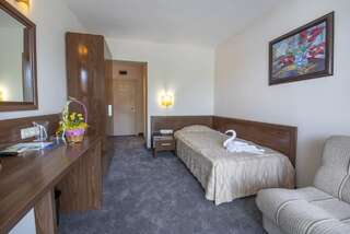 Отель Hotel Glarus Beach Солнечный Берег Классический одноместный номер-1
