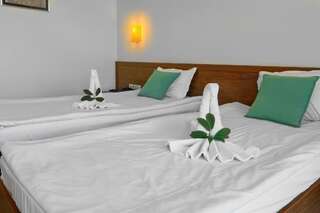 Отель Hotel Glarus Beach Солнечный Берег Двухместный номер с 1 кроватью или 2 отдельными кроватями-13
