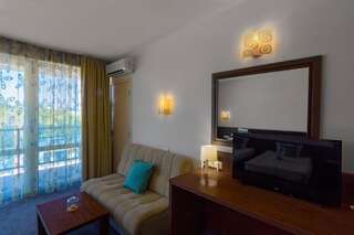 Отель Hotel Glarus Beach Солнечный Берег Двухместный номер с 1 кроватью или 2 отдельными кроватями-18