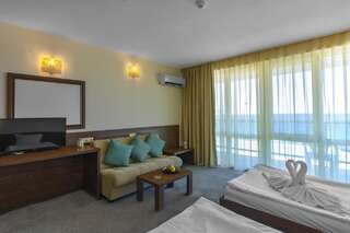 Отель Hotel Glarus Beach Солнечный Берег Двухместный номер с 1 кроватью или 2 отдельными кроватями-4