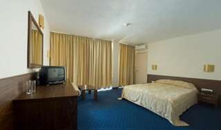 Отель Hotel Glarus Beach Солнечный Берег Двухместный номер с 1 кроватью или 2 отдельными кроватями-19