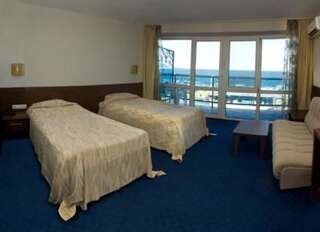 Отель Hotel Glarus Beach Солнечный Берег Двухместный номер с 1 кроватью или 2 отдельными кроватями-20
